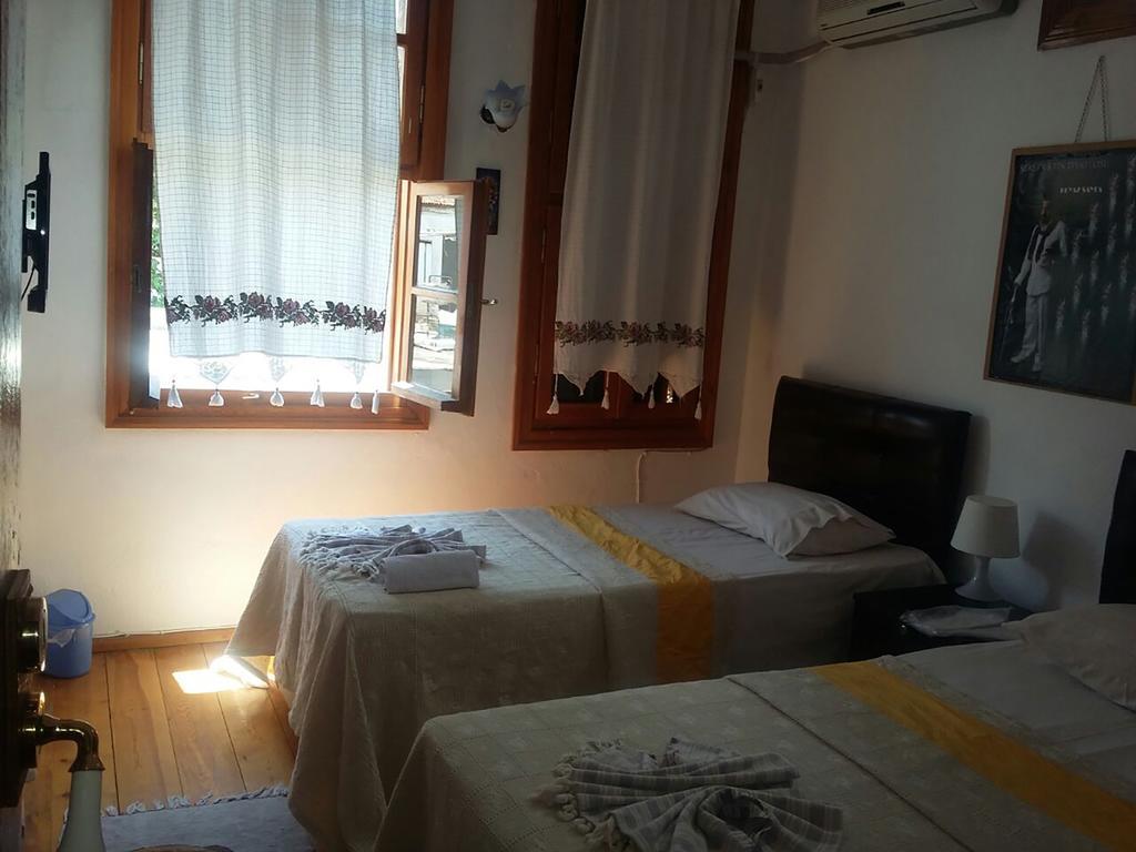 Ayfada Cafe & Pension Ayvalı Quarto foto