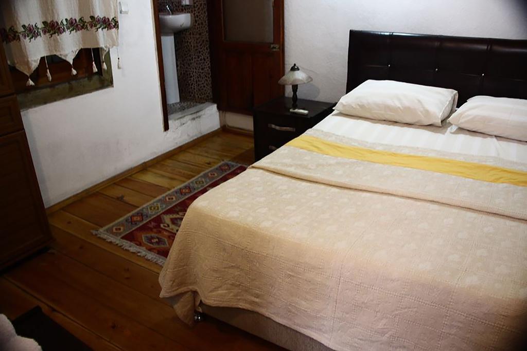Ayfada Cafe & Pension Ayvalı Quarto foto